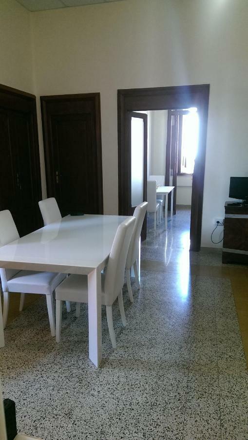 Palazzo Don Ruggiero Hotell San Ferdinando di Puglia Exteriör bild