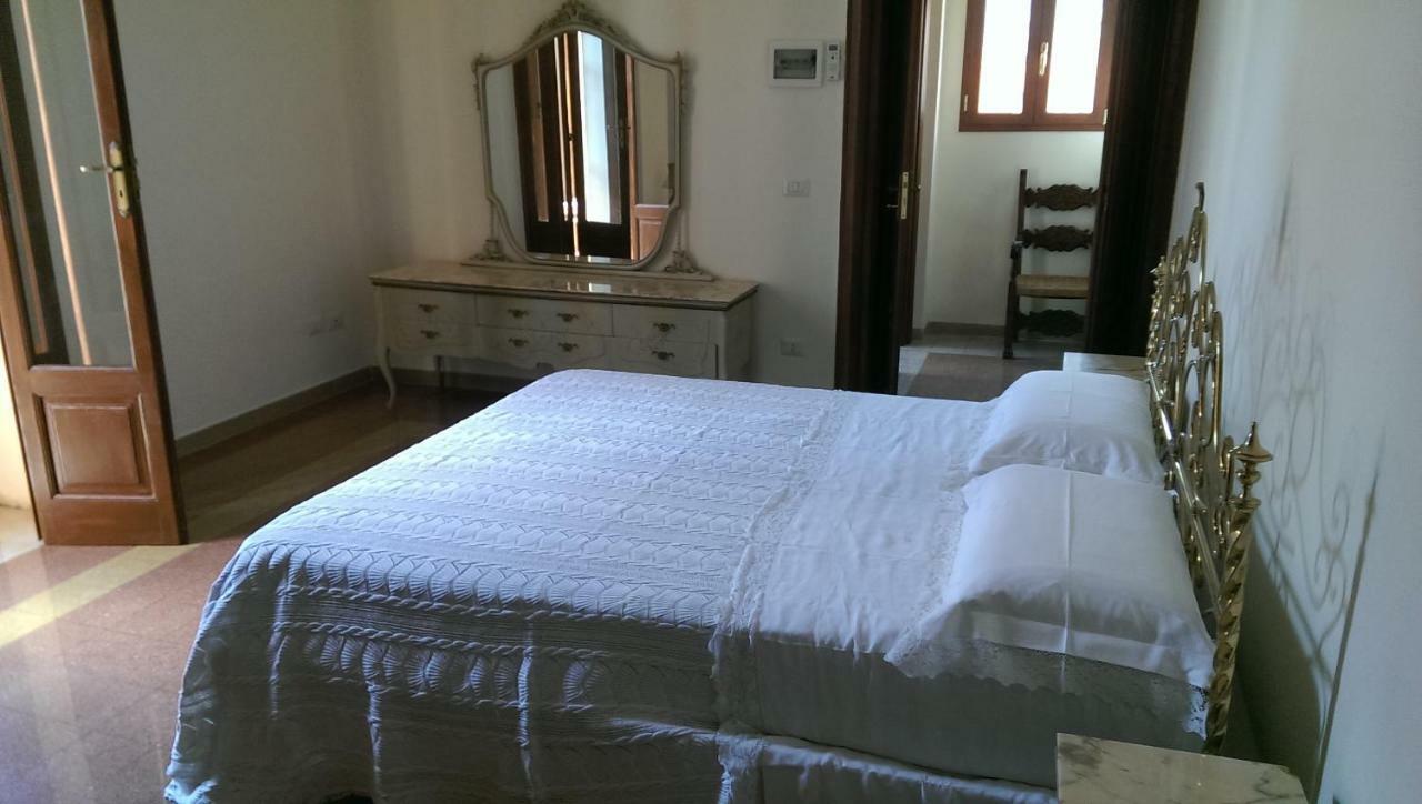Palazzo Don Ruggiero Hotell San Ferdinando di Puglia Exteriör bild