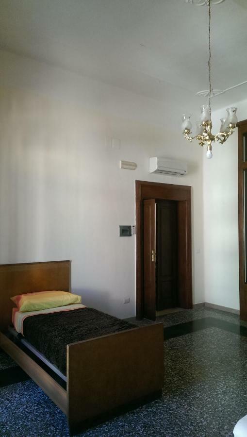 Palazzo Don Ruggiero Hotell San Ferdinando di Puglia Exteriör bild